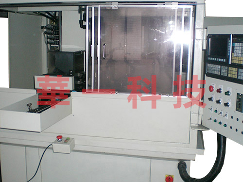 數控（kòng）自動（dòng）銑（xǐ）邊銑槽鑽孔機